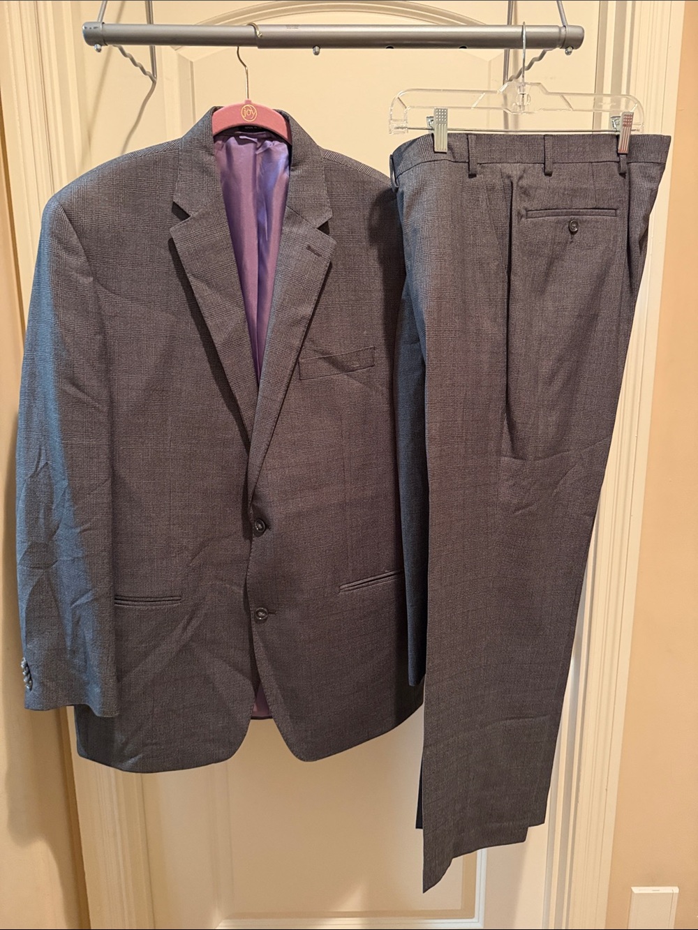 Sean John Charcoal Gray Two-Piece Suit with Purple Lining 44l pants 38w 30 L
